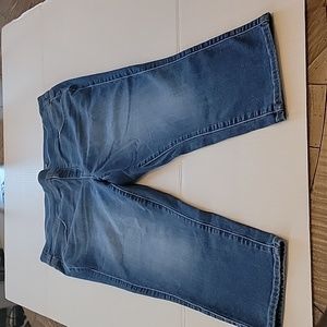 Torrid plus size 2 pull on lean crop jeans.